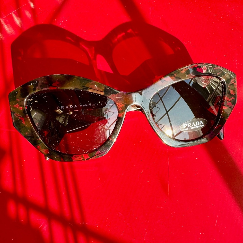 Prada Women's cat-eye tortoiseshell sunglasses w/ case & box PR 07YS Symbole